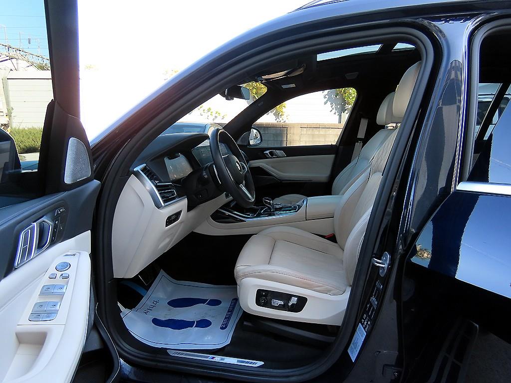BMW X7 — photo 05