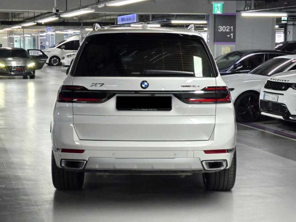 BMW X7 — photo 05