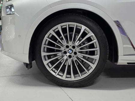 BMW X7 — photo 06