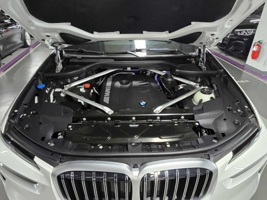 BMW X7 — photo 07
