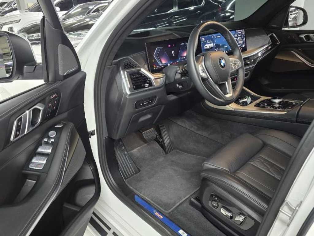 BMW X7 — photo 15