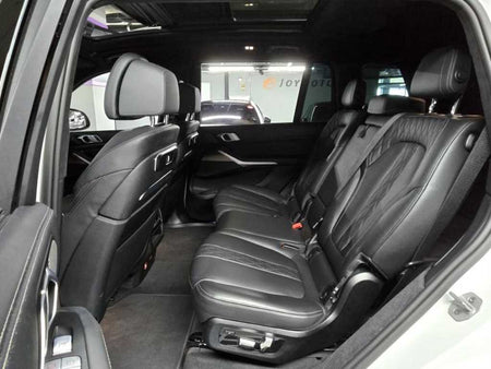 BMW X7 — photo 17