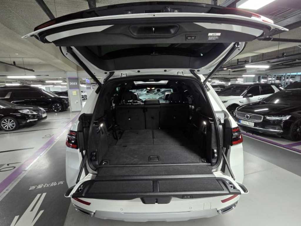 BMW X7 — photo 19