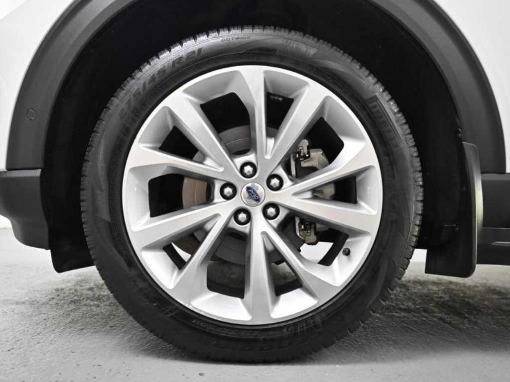 Ford Explorer — photo 05