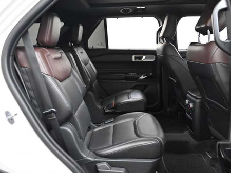 Ford Explorer — photo 12
