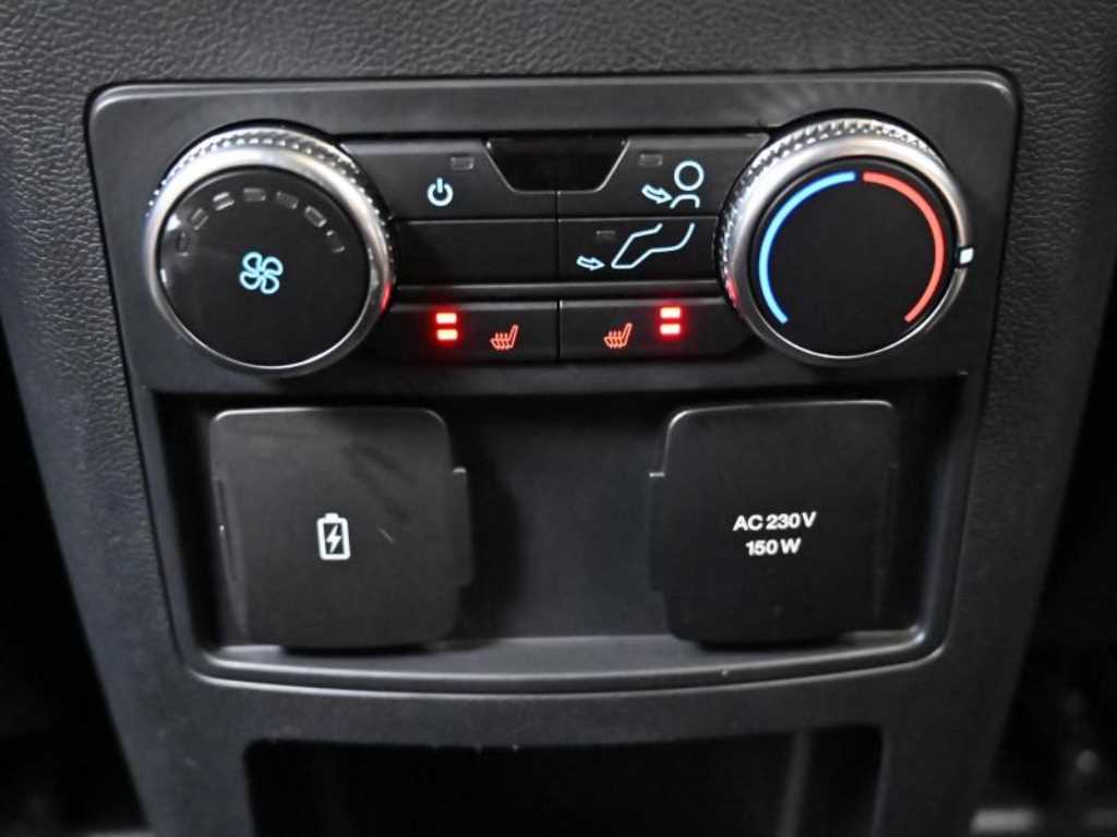 Ford Explorer — photo 16