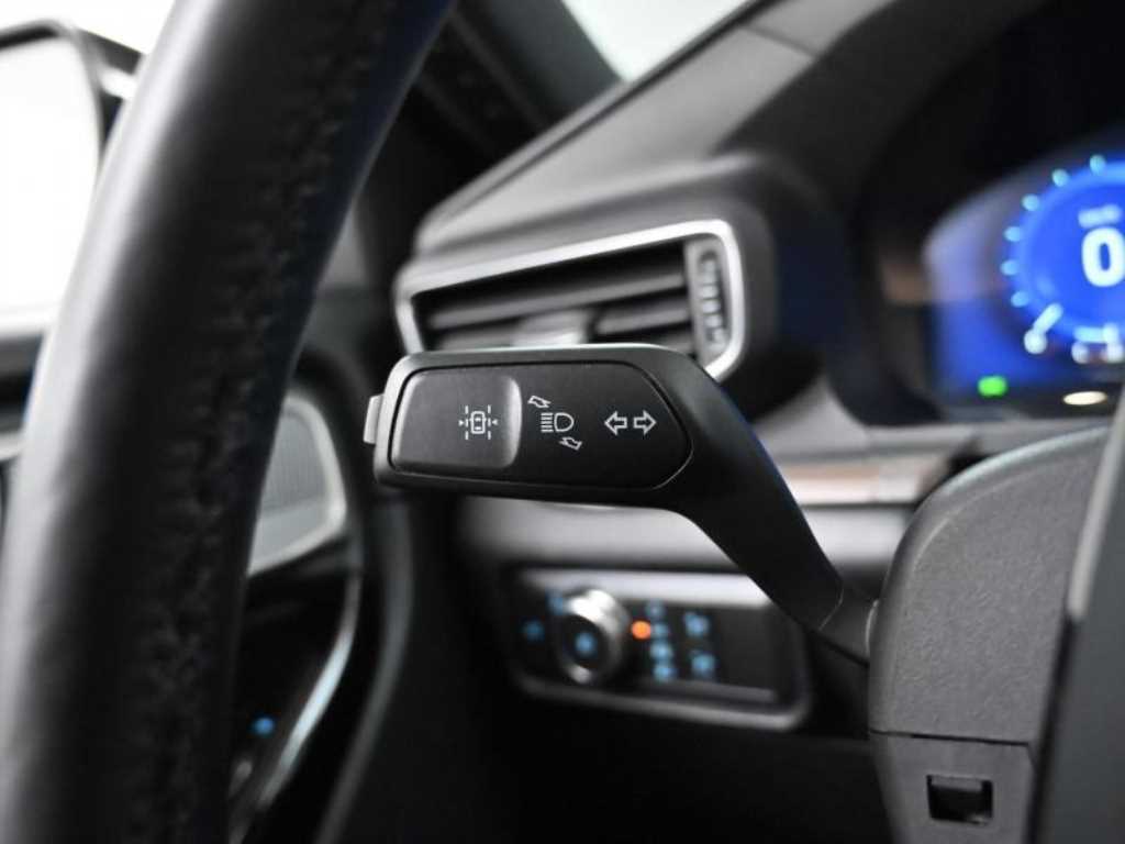 Ford Explorer — photo 17