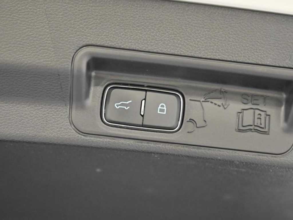 Ford Explorer — photo 20