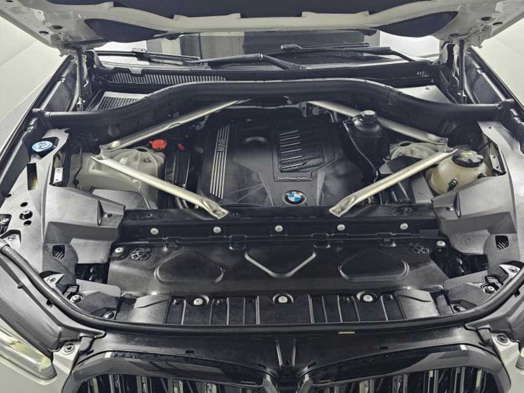 BMW X6 — photo 06
