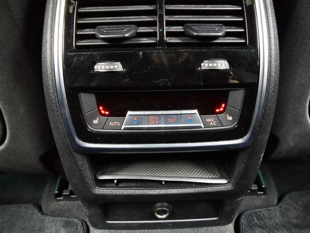 BMW X6 — photo 16
