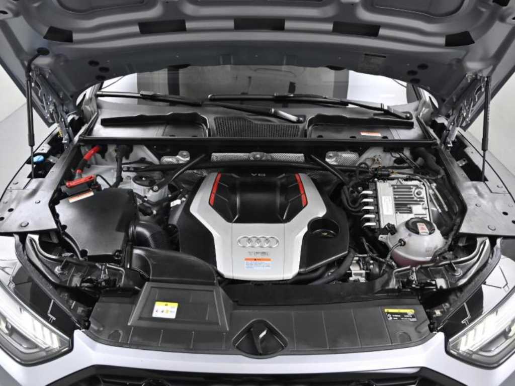 Audi SQ5 — photo 06