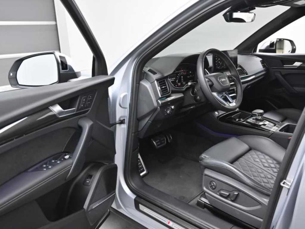 Audi SQ5 — photo 11