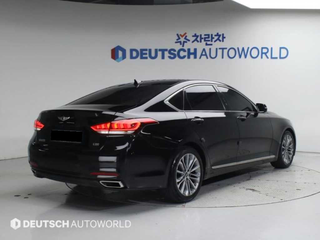 Hyundai Genesis — photo 02