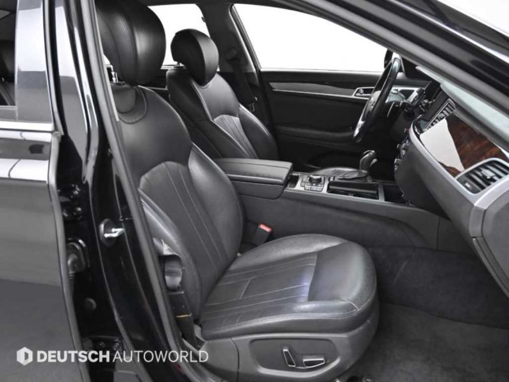 Hyundai Genesis — photo 10
