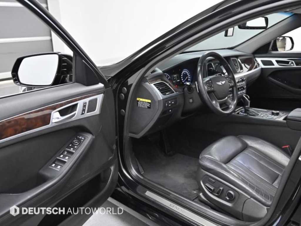 Hyundai Genesis — photo 11