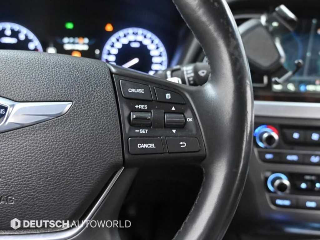 Hyundai Genesis — photo 17
