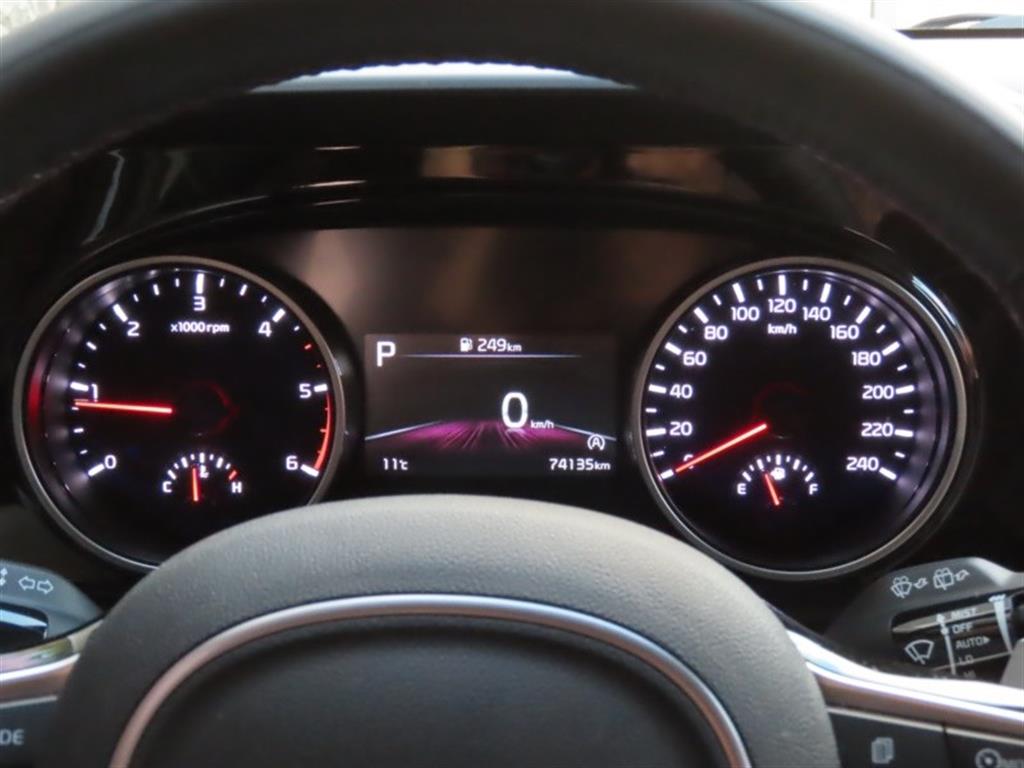 Kia Carnival — photo 05