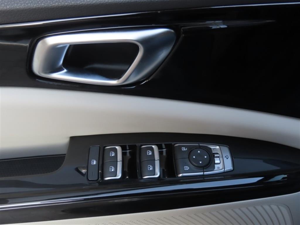 Kia Carnival — photo 12