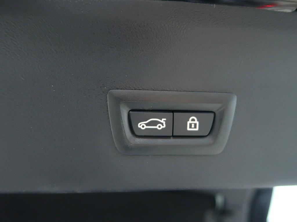 BMW X4 — photo 16