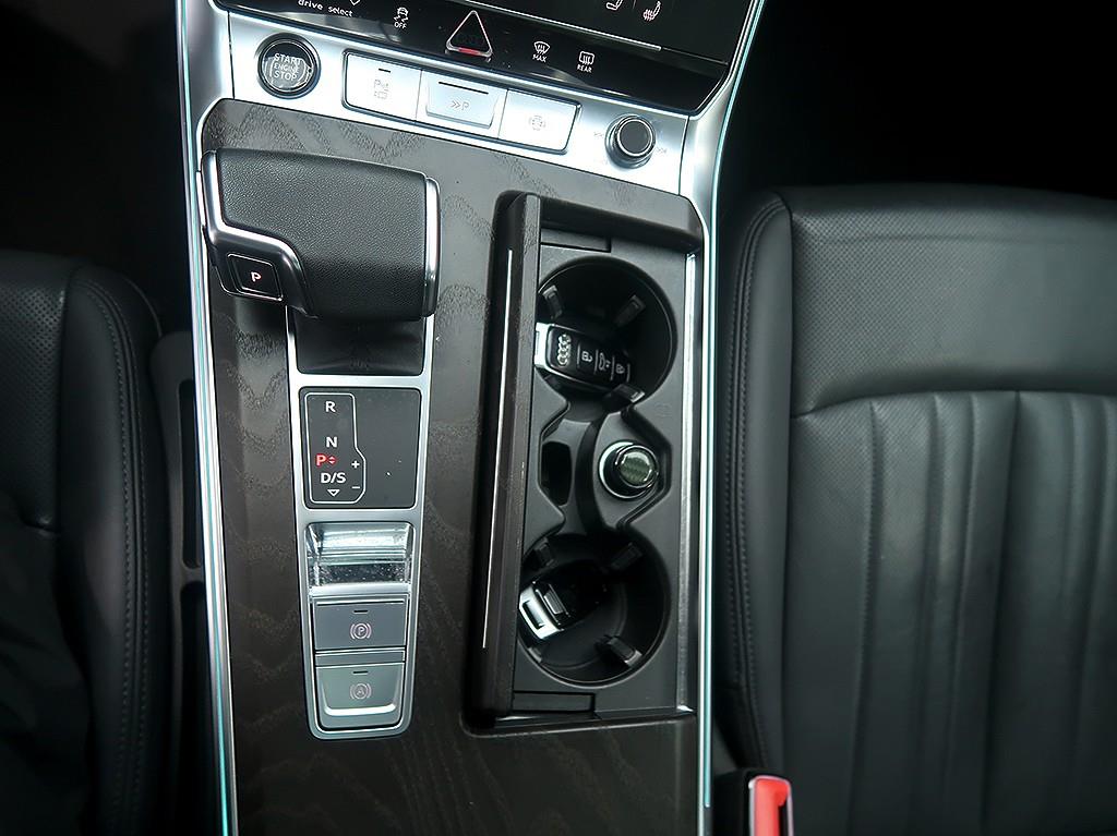 Audi A6 — photo 10