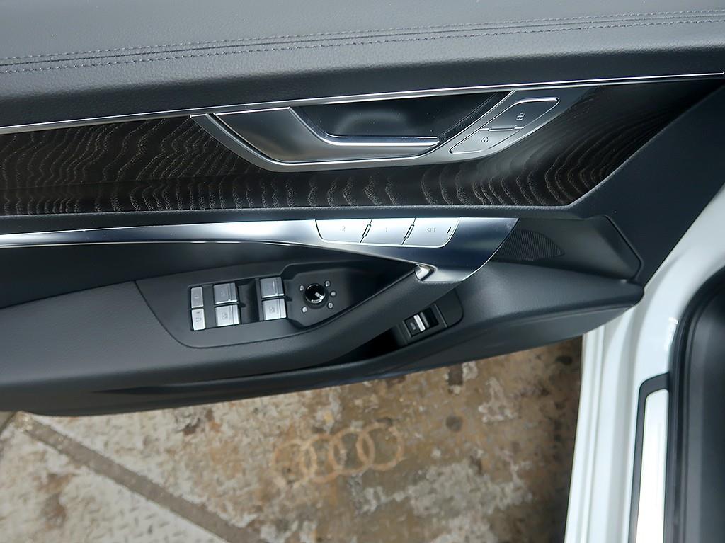 Audi A6 — photo 13