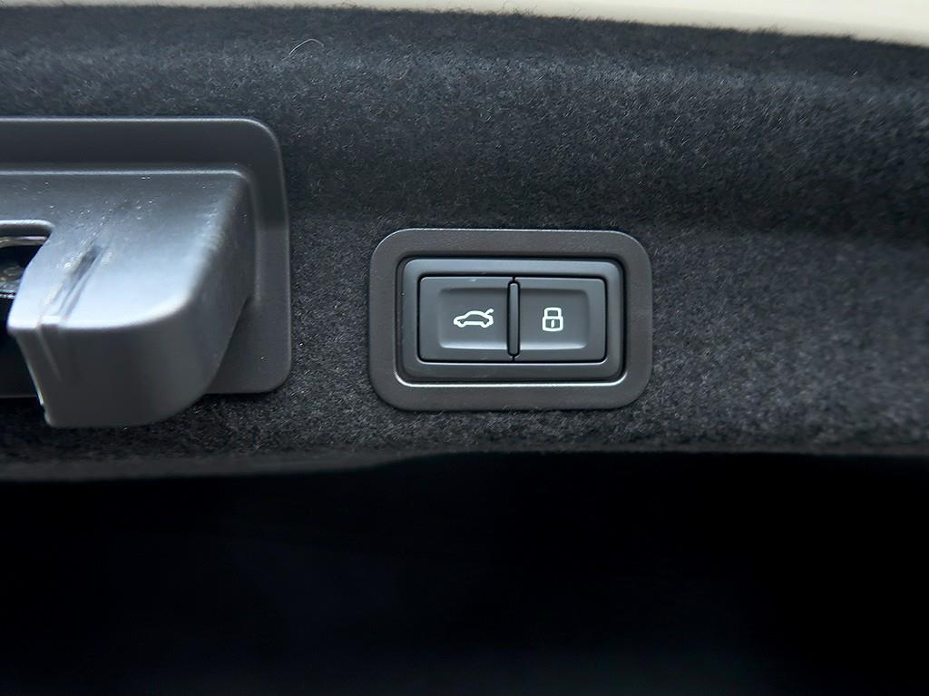 Audi A6 — photo 17