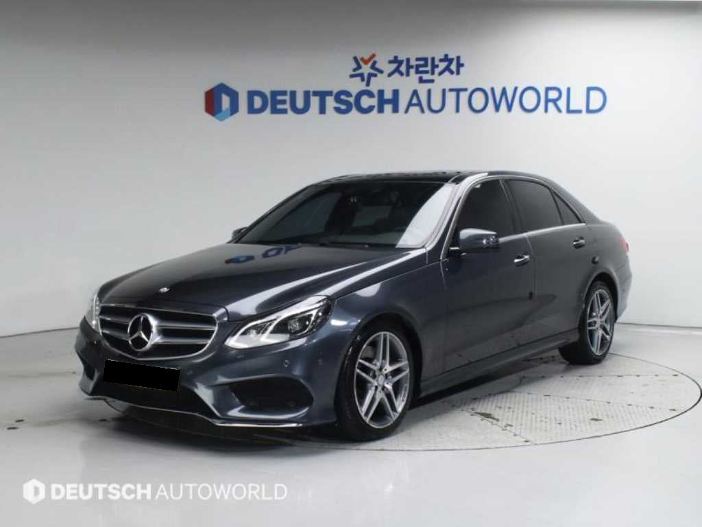 Mercedes-Benz E-Class — photo 01