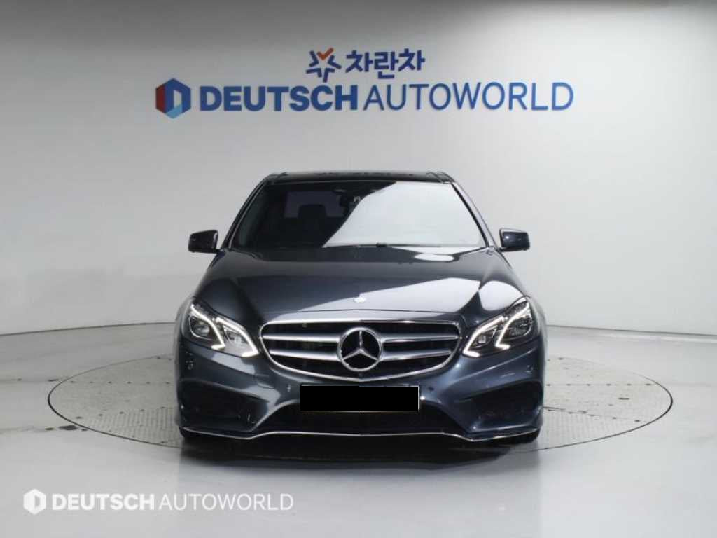 Mercedes-Benz E-Class — photo 03