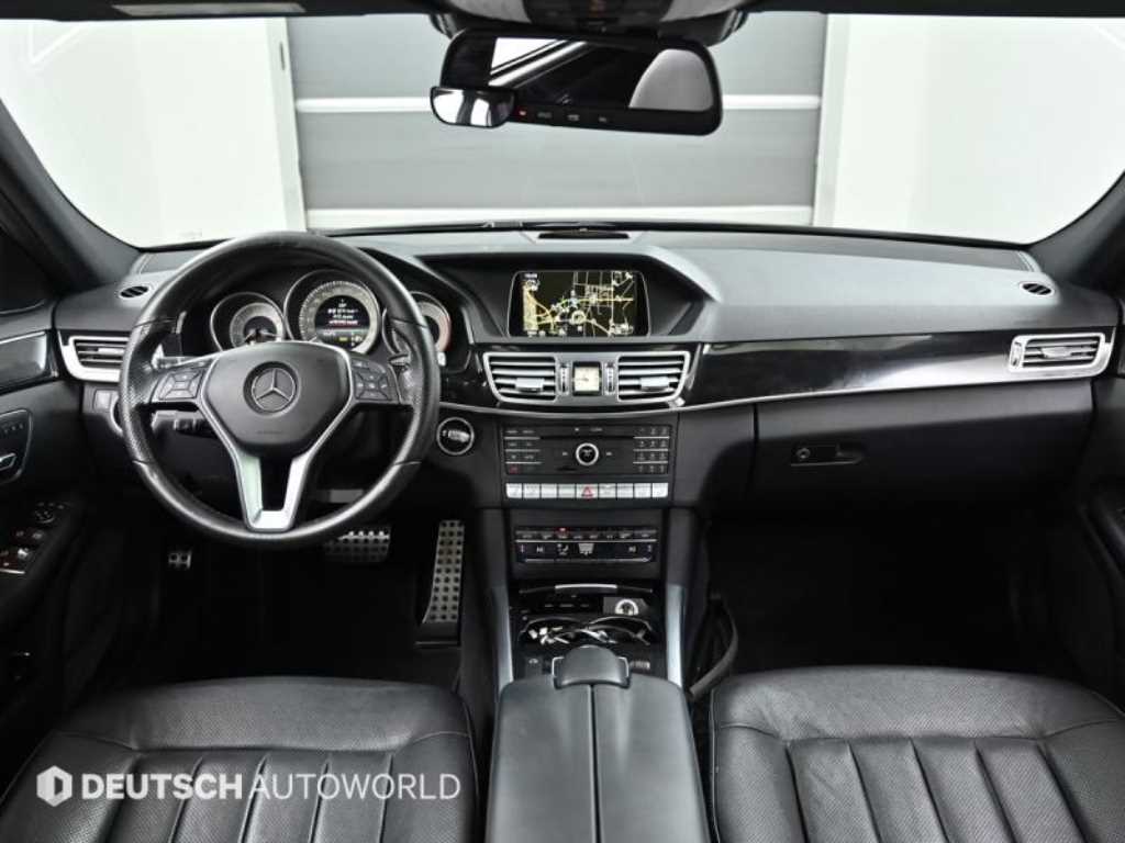 Mercedes-Benz E-Class — photo 07