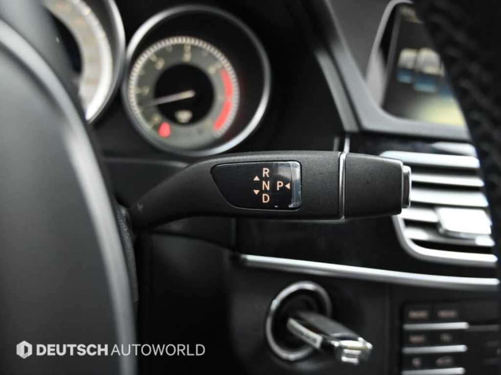 Mercedes-Benz E-Class — photo 09