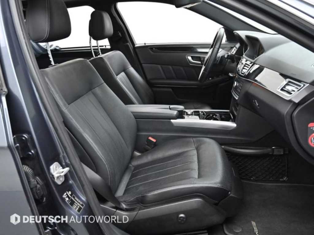 Mercedes-Benz E-Class — photo 10
