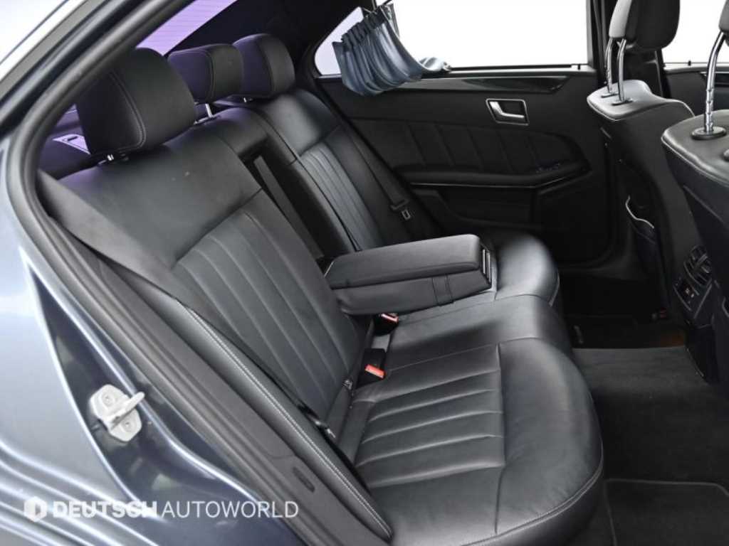 Mercedes-Benz E-Class — photo 12