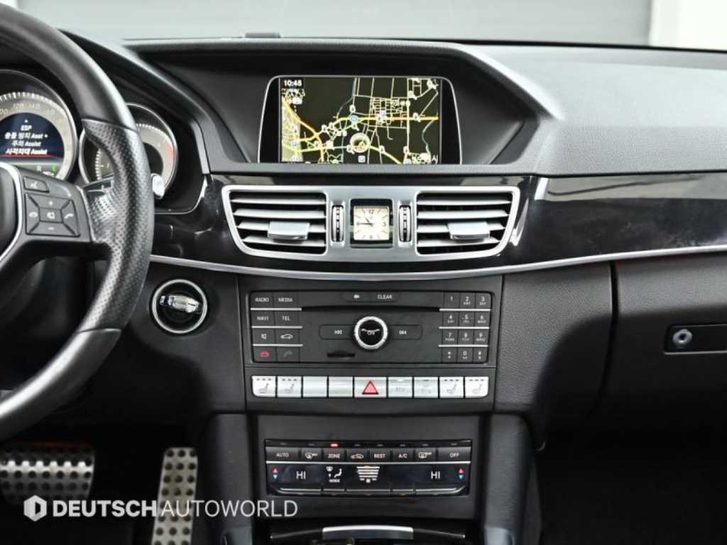 Mercedes-Benz E-Class — photo 14
