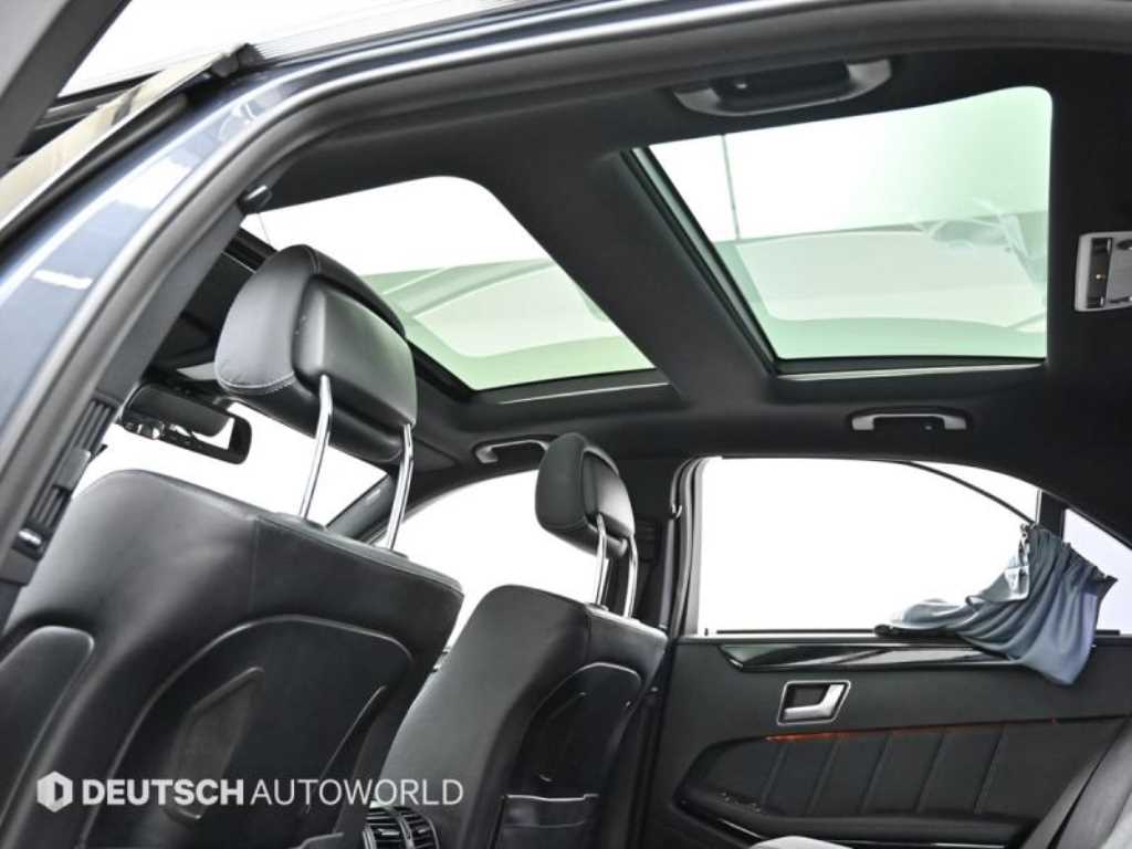 Mercedes-Benz E-Class — photo 19