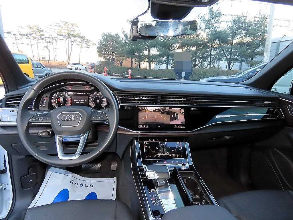 Audi Q7 — photo 07
