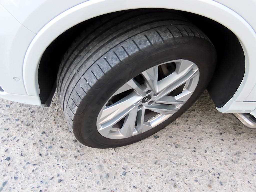 Audi Q7 — photo 20