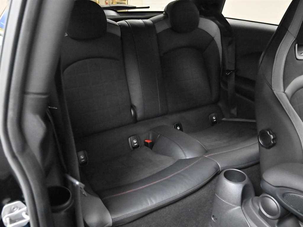 Mini Cooper — photo 11