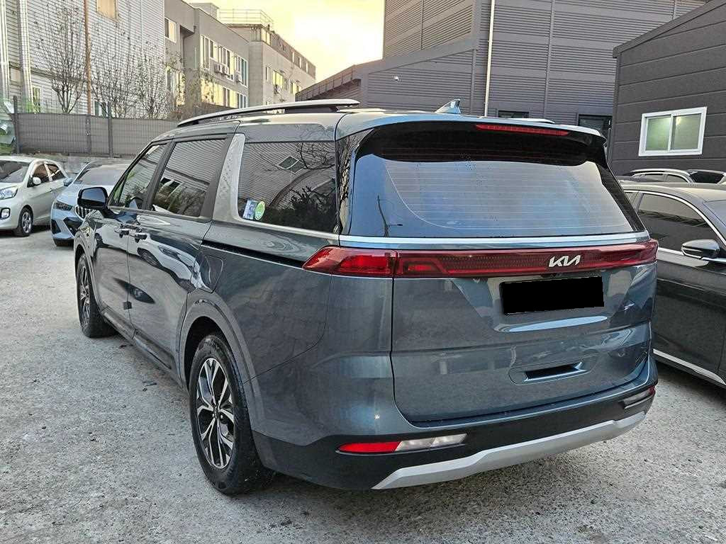 Kia Carnival — photo 03