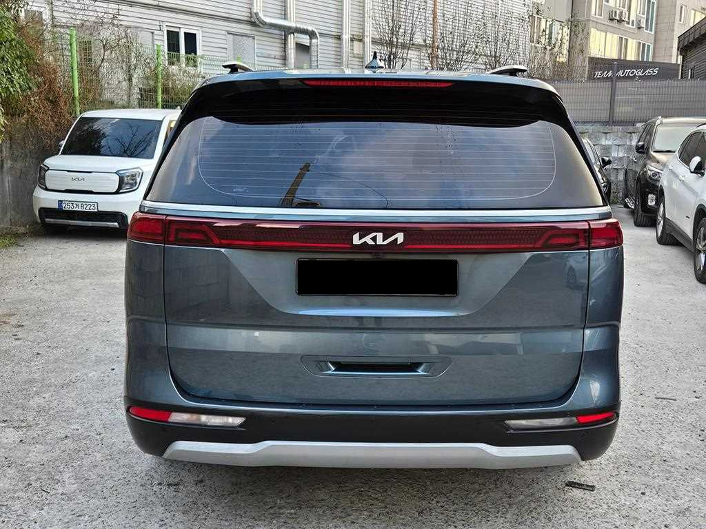 Kia Carnival — photo 04