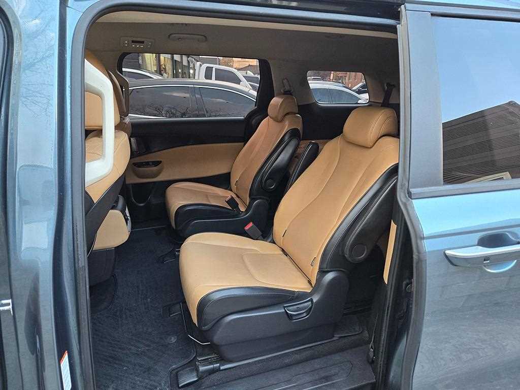 Kia Carnival — photo 06