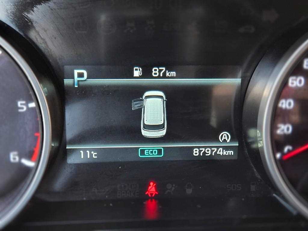Kia Carnival — photo 09