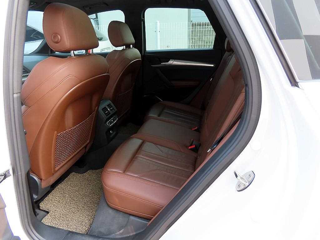 Audi Q5 — photo 06
