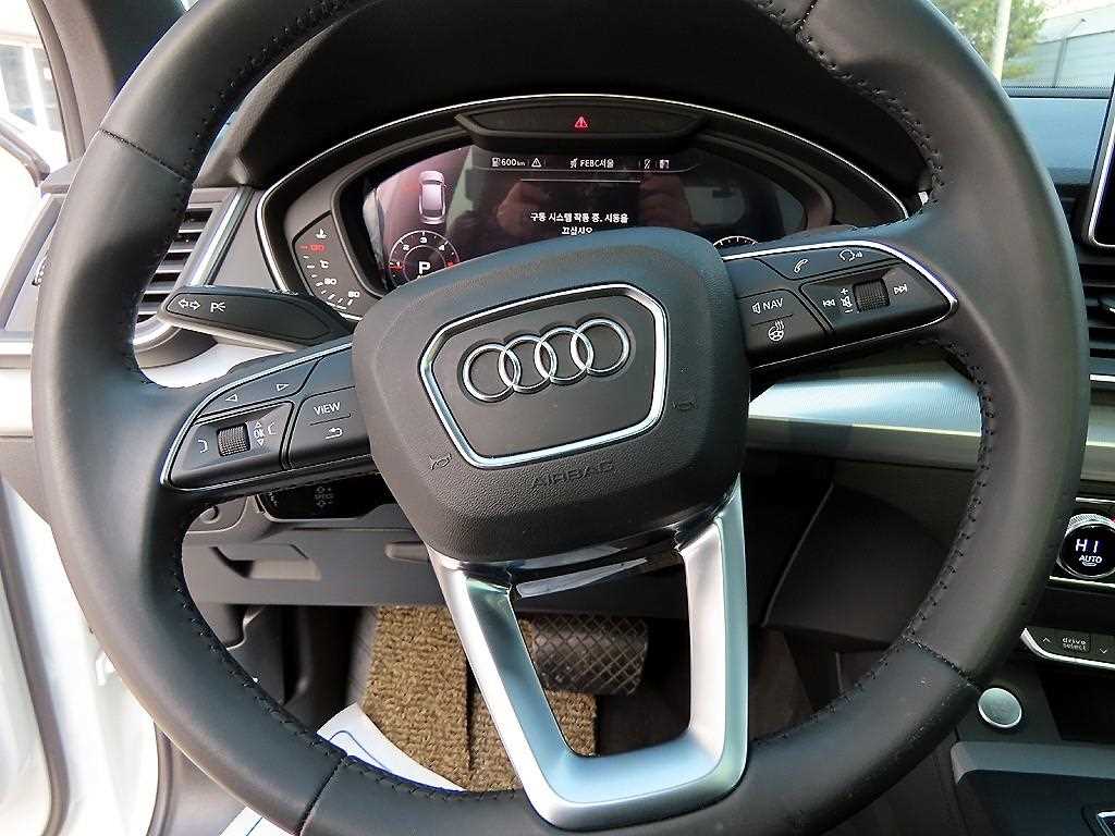 Audi Q5 — photo 12