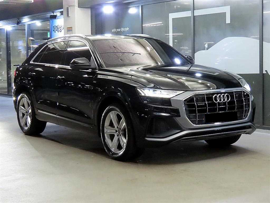 Audi Q8 — photo 01