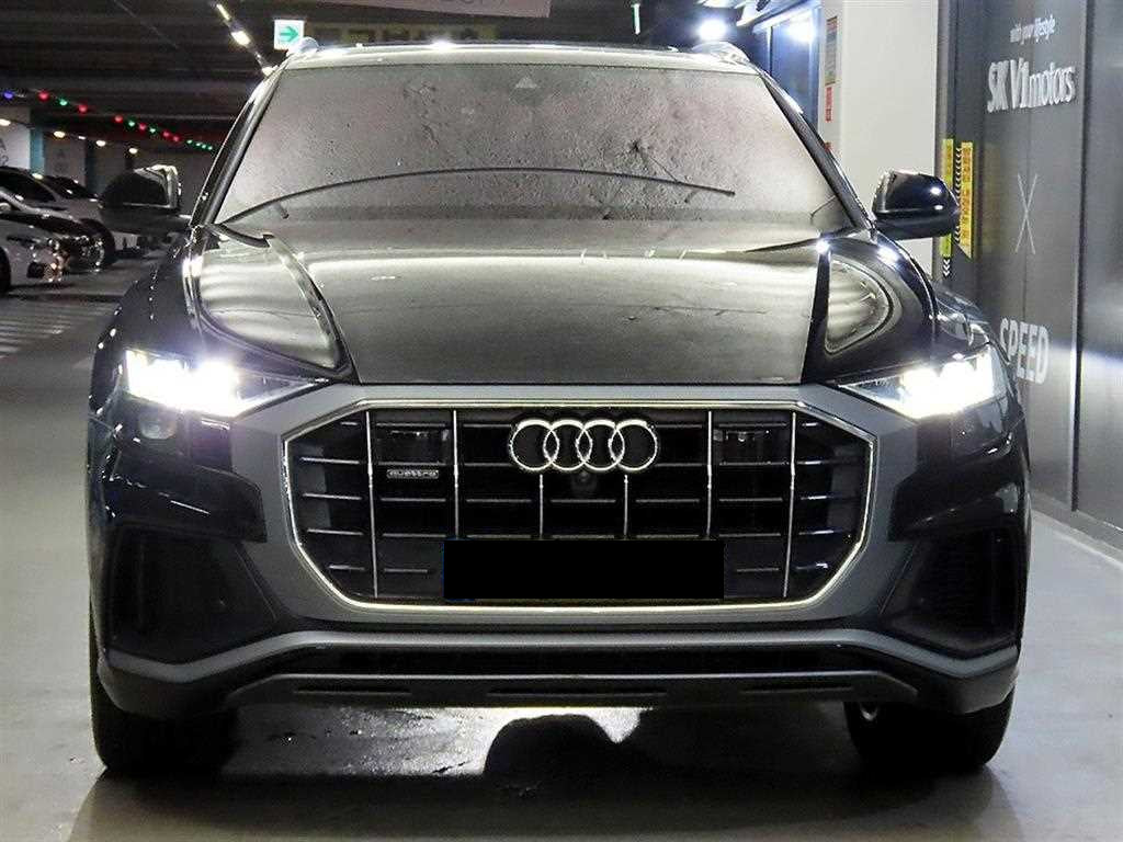 Audi Q8 — photo 02
