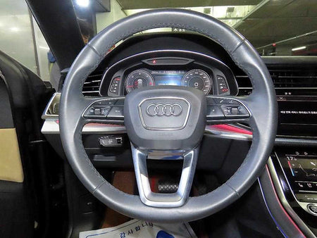 Audi Q8 — photo 08