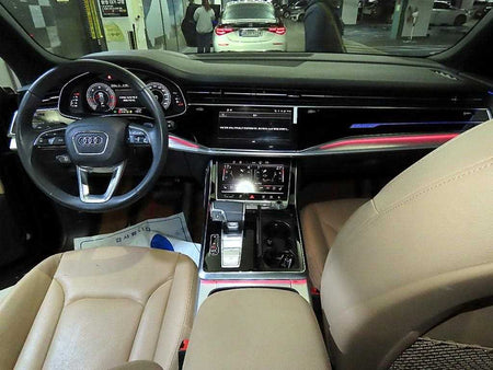Audi Q8 — photo 10