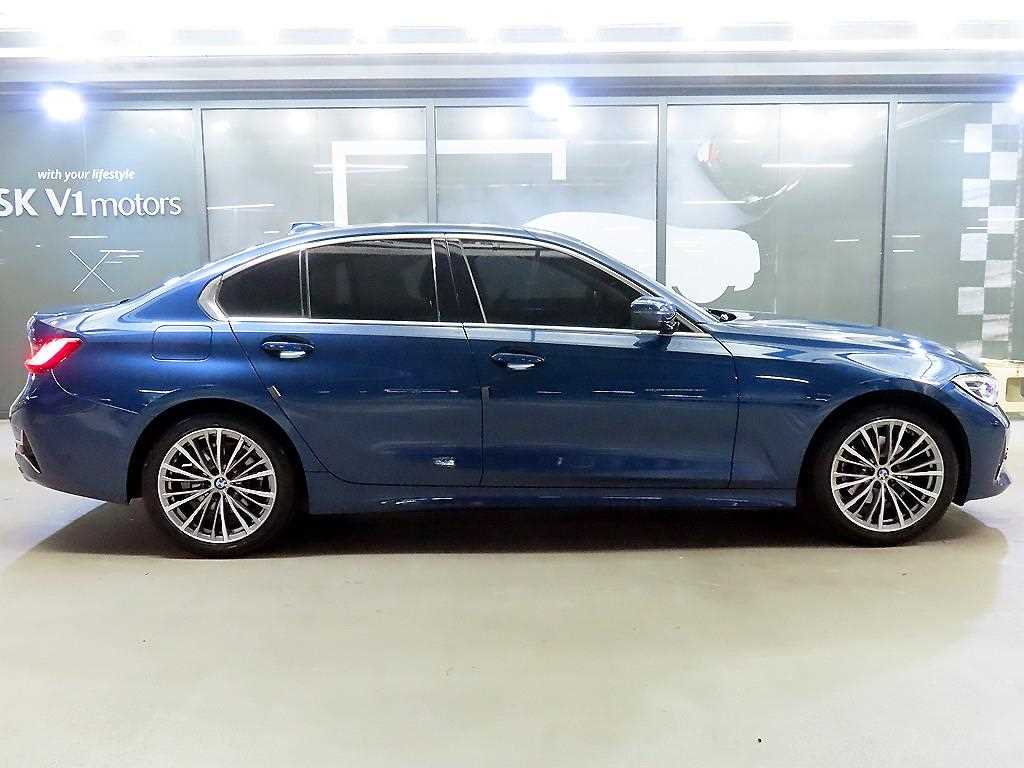BMW 3-Series — photo 03