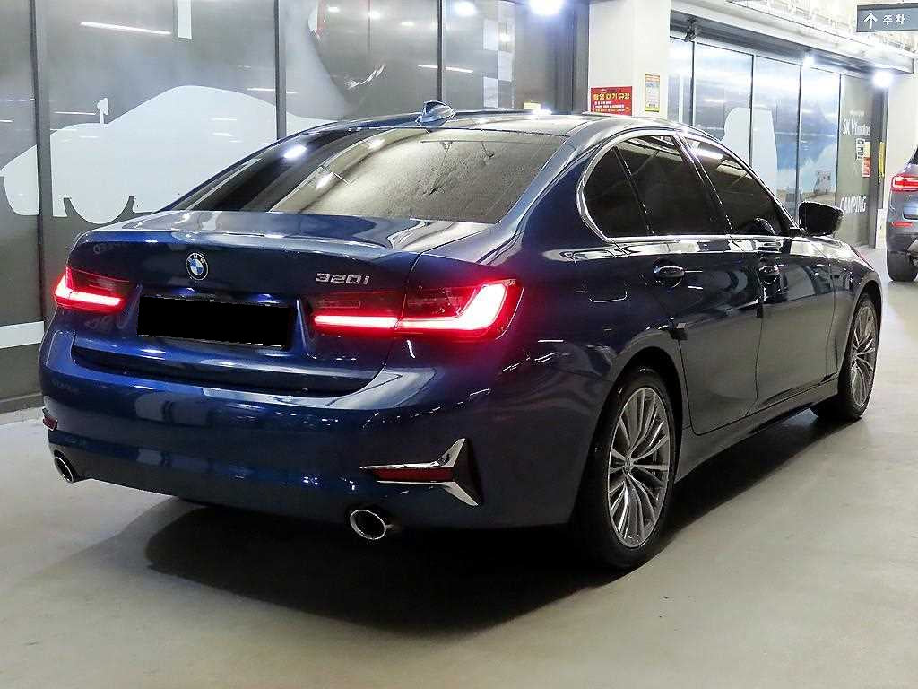 BMW 3-Series — photo 04