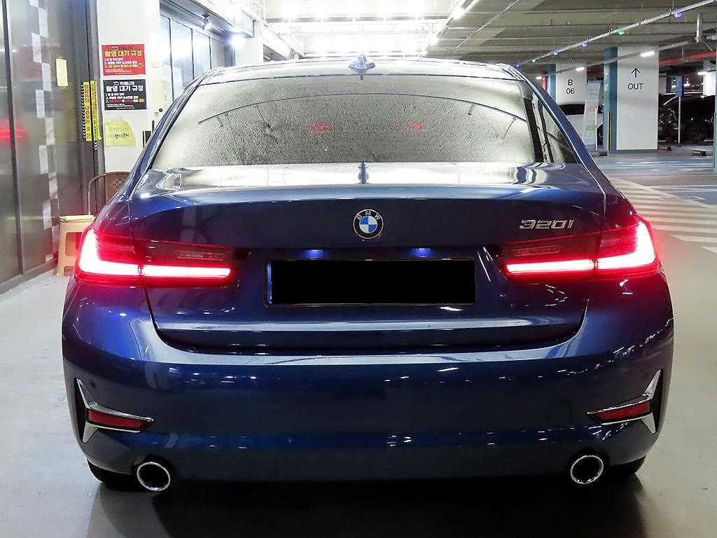 BMW 3-Series — photo 05
